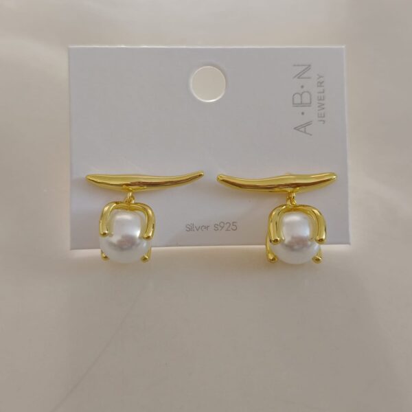 Taaj Gemstone Jhumki Earrings