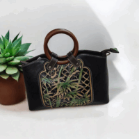 Elegant Antique Black Handbag with Wooden Handle - Image 4