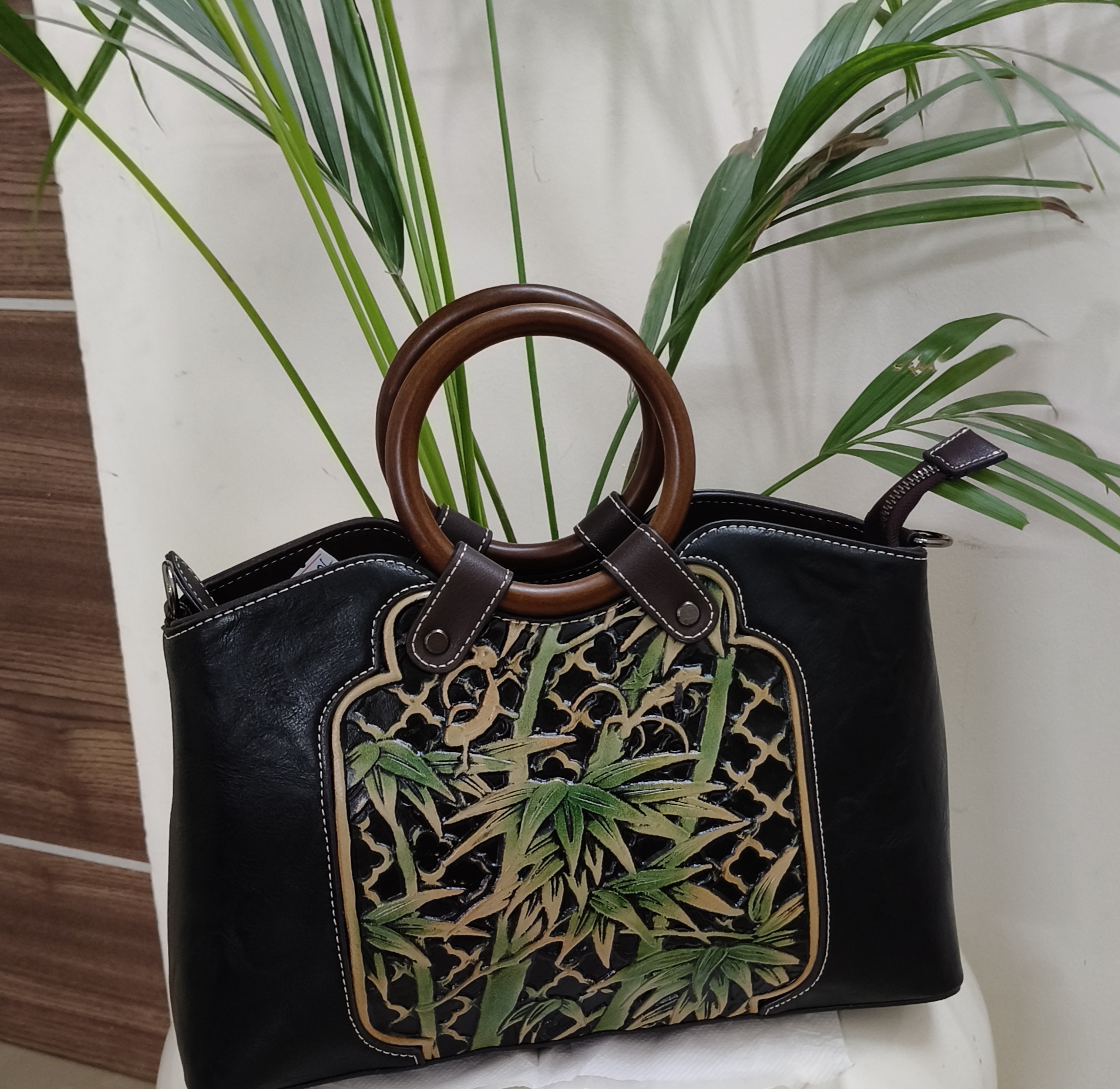 Elegant Antique Black Handbag with Wooden...