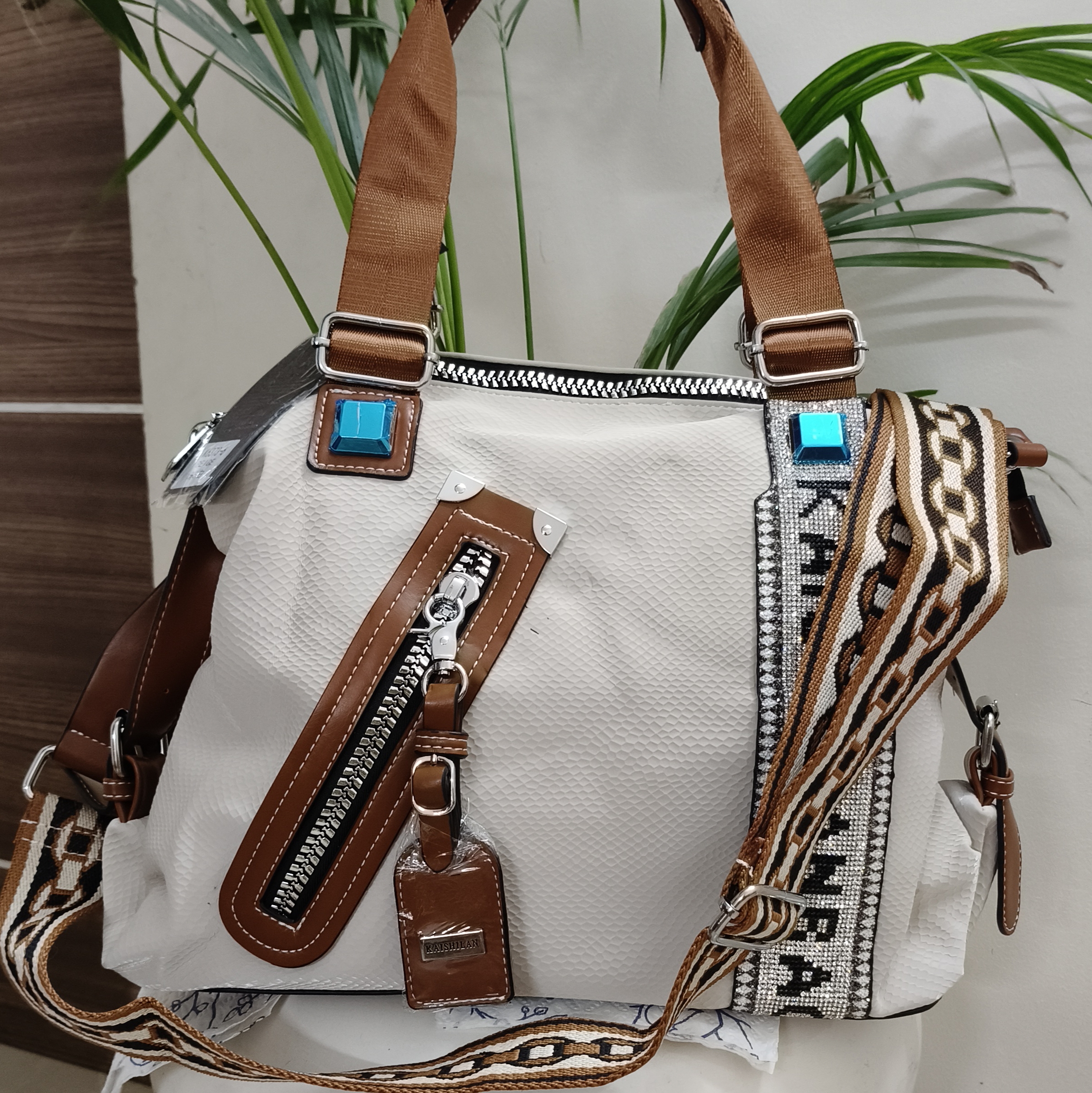 Modern Luxury Handbag – Imported Quality...